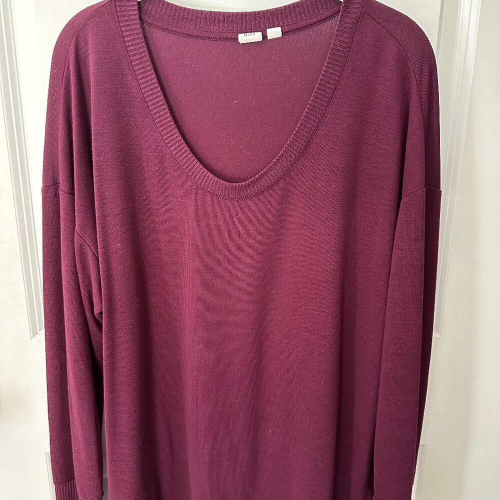 Gap Long-Sleeved Lightweight Knit Sweater